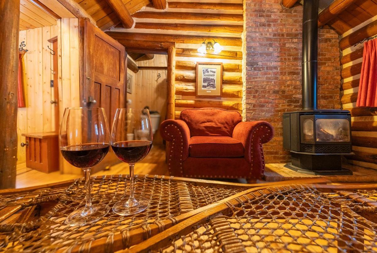Storm Mountain Lodge & Cabins Касл-Джанкшен Экстерьер фото
